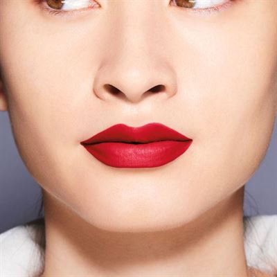 shiseido-modernmatte-powder-lipstick-514-hyper-red-mat-ruj.jpg