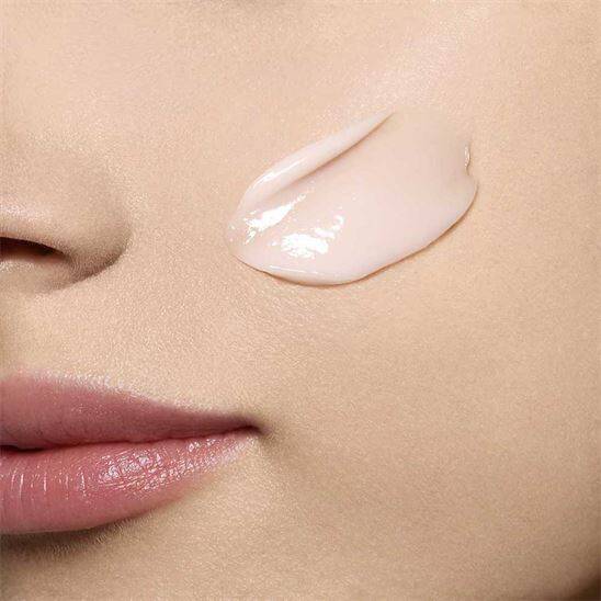 Clarins Nutri Lumiere Night Cream 50 ml Besleyici Gece Kremi - 5