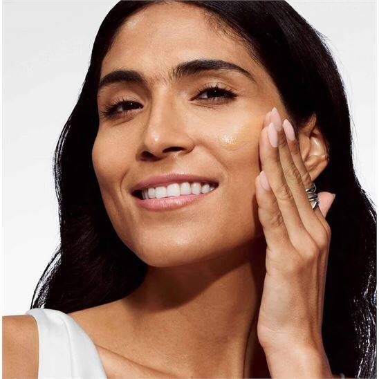 Clinique Even Better Vitamin Makeup SPF 50 Light Medium Warm 2 Fondöten - 7