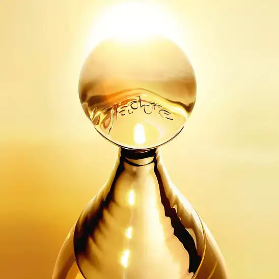 Dior J'Adore L' Or Essence de Parfum Spray 80 ml Kadın Parfümü - 2