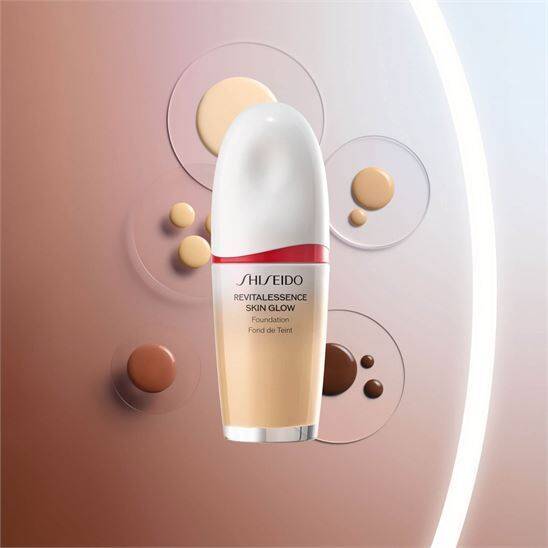 Shiseido Revitalessence Skin Glow SPF 30 150 30 ml Fondöten - 10